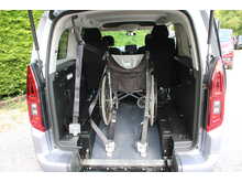 Vauxhall Combo Life Petrol Automatci Wheelchair access car - Gowrings mobility converted