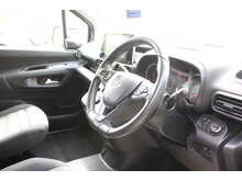 Vauxhall Combo Life Petrol Automatci Wheelchair access car - Gowrings mobility converted