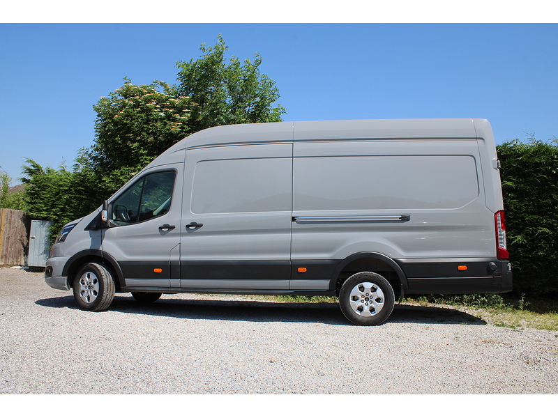 Ford 350 L4 H3 Limited 165ps Euro 6 - Large Cube diesel van 2.0 5dr large van Manual Diesel