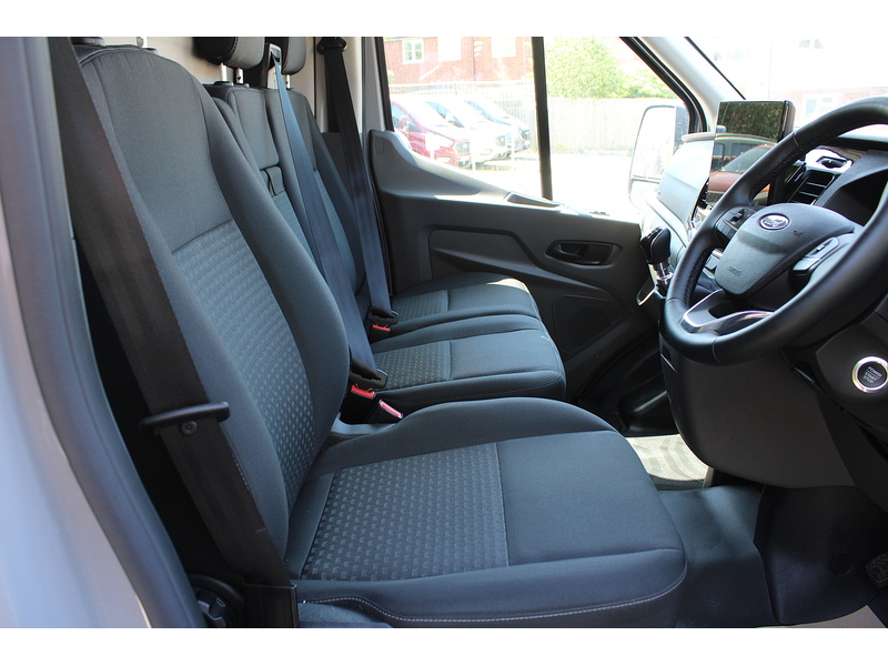 Ford 350 L4 H3 Limited 165ps Euro 6 - Large Cube diesel van 2.0 5dr large van Manual Diesel
