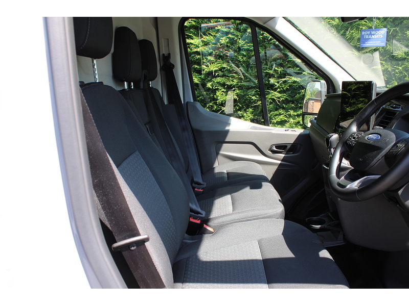 Ford 350 L4 H3 Limited 165ps Euro 6 - Large Cube diesel van 2.0 5dr large van Manual Diesel