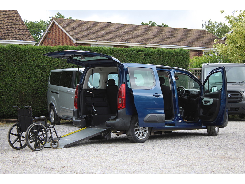 Citroen Feel GM Coachworks Blaze Wheelchair acces car 1.5 5dr WAV Manual Diesel