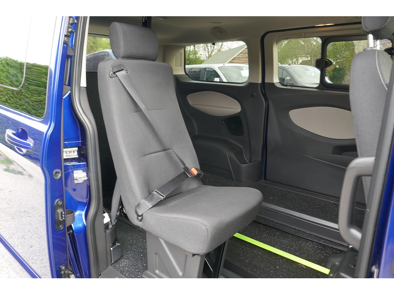 Ford Allied Independence RE - Low floor conversion - Ideal for taller wheelchair users 2.0 5dr WAV Manual Diesel