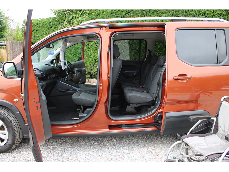 Peugeot Auto PureTech Allure Allied Horizon RS - 5 seats plus one wheelchair 1.2 5dr WAV Automatic Petrol