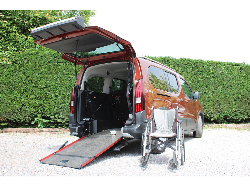 Peugeot Auto PureTech Allure Allied Horizon RS - 5 seats plus one wheelchair 1.2 5dr WAV Automatic Petrol
