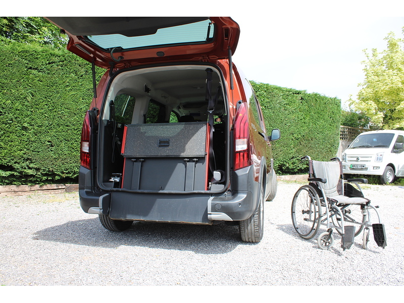 Peugeot Auto PureTech Allure Allied Horizon RS - 5 seats plus one wheelchair 1.2 5dr WAV Automatic Petrol