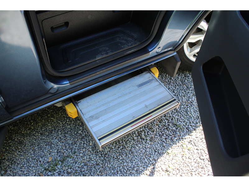 Ford GM Coachworks Quantum - LOW FLOOR IDEAL FOR TALLER WHEELCHAIRS 2.0 5dr wav Automatic Diesel