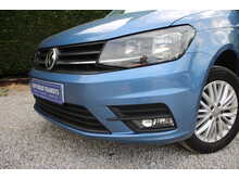Volkswagen Caddy Maxi Life AUTOMATIC Allied Vista - 5 seats plus one wheelchair/scooter