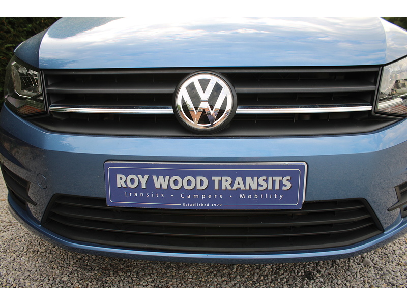 Volkswagen AUTOMATIC Allied Vista - 5 seats plus one wheelchair/scooter 2.0 5dr WAV Automatic Diesel