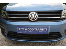 Volkswagen Caddy Maxi Life AUTOMATIC Allied Vista - 5 seats plus one wheelchair/scooter