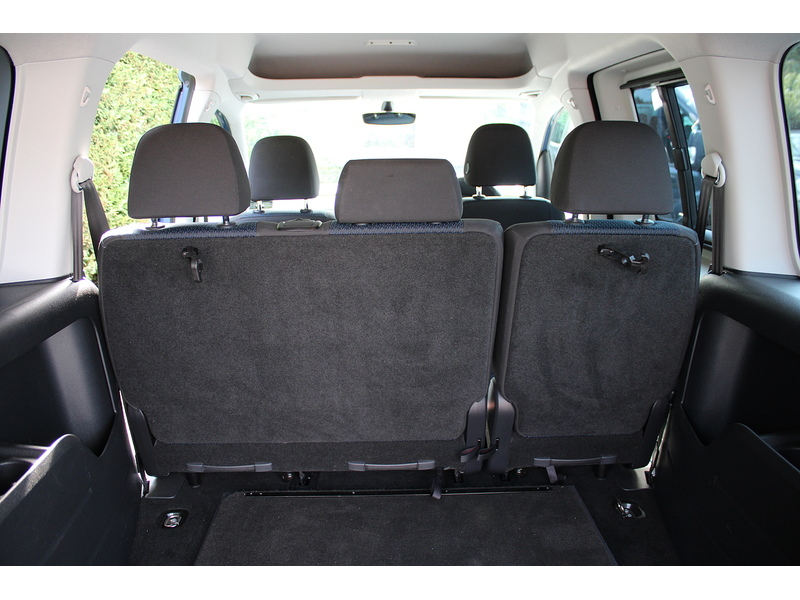 Volkswagen AUTOMATIC Allied Vista - 5 seats plus one wheelchair/scooter 2.0 5dr WAV Automatic Diesel