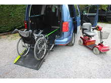 Volkswagen Caddy Maxi Life AUTOMATIC Allied Vista - 5 seats plus one wheelchair/scooter
