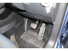 Volkswagen Caddy Maxi Life AUTOMATIC Allied Vista - 5 seats plus one wheelchair/scooter