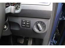Volkswagen Caddy Maxi Life AUTOMATIC Allied Vista - 5 seats plus one wheelchair/scooter