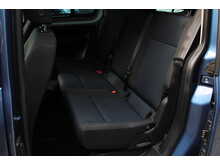 Volkswagen Caddy Maxi Life AUTOMATIC Allied Vista - 5 seats plus one wheelchair/scooter