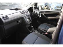 Volkswagen Caddy Maxi Life AUTOMATIC Allied Vista - 5 seats plus one wheelchair/scooter