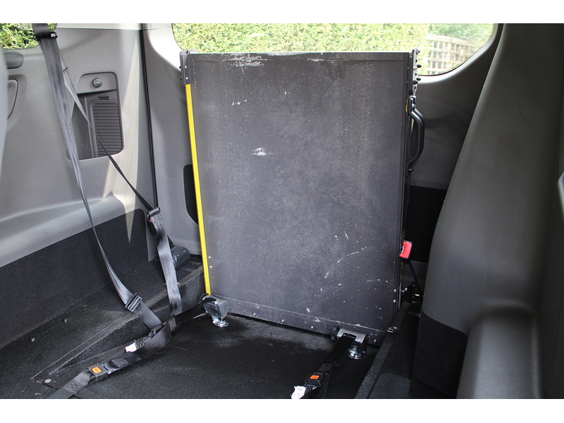 Ford GM Chorus - Auto 5 seats plus one wheelchair - RARE Single passenger seat 2.0 5dr WAV Automatic Diesel