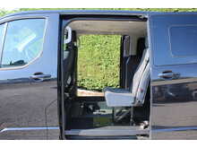 Ford Tourneo Custom GM Quantum Automatic - low floor wheelchair car