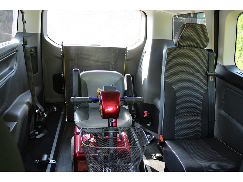 Ford GM Quantum Automatic - low floor wheelchair car 2.0 5dr WAV Automatic Diesel