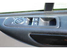 Ford Tourneo Custom GM Quantum Automatic - low floor wheelchair car