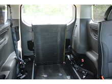 Ford Tourneo Custom GM Quantum Automatic - low floor wheelchair car