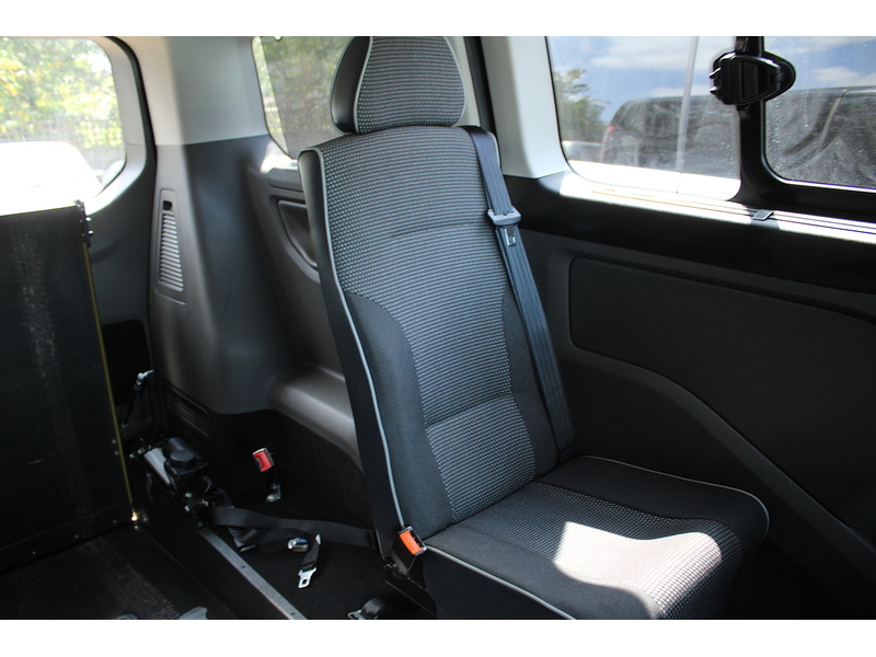 Ford GM Quantum Automatic - low floor wheelchair car 2.0 5dr WAV Automatic Diesel