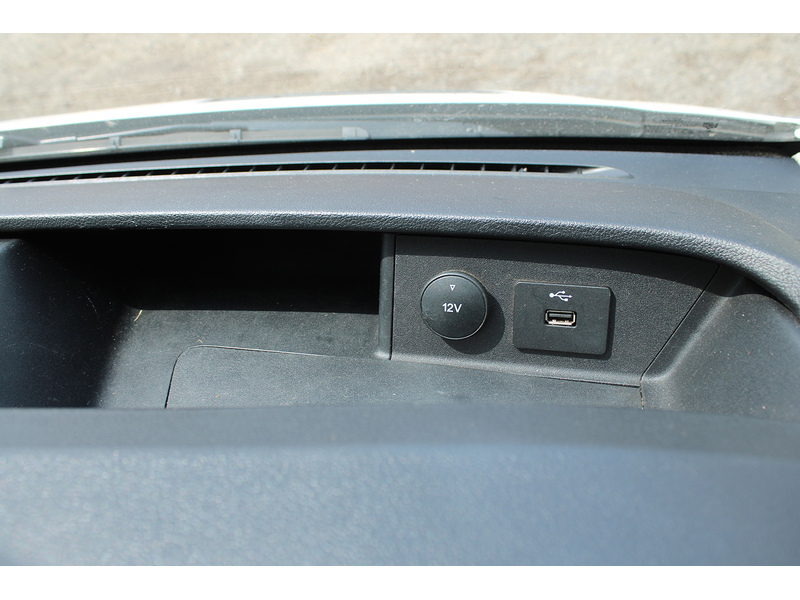 Ford 350 Crew cab Tipper 130ps Euro 6 - Dual rear wheels - 6 month warranty 2.0 4dr tipper Manual Diesel
