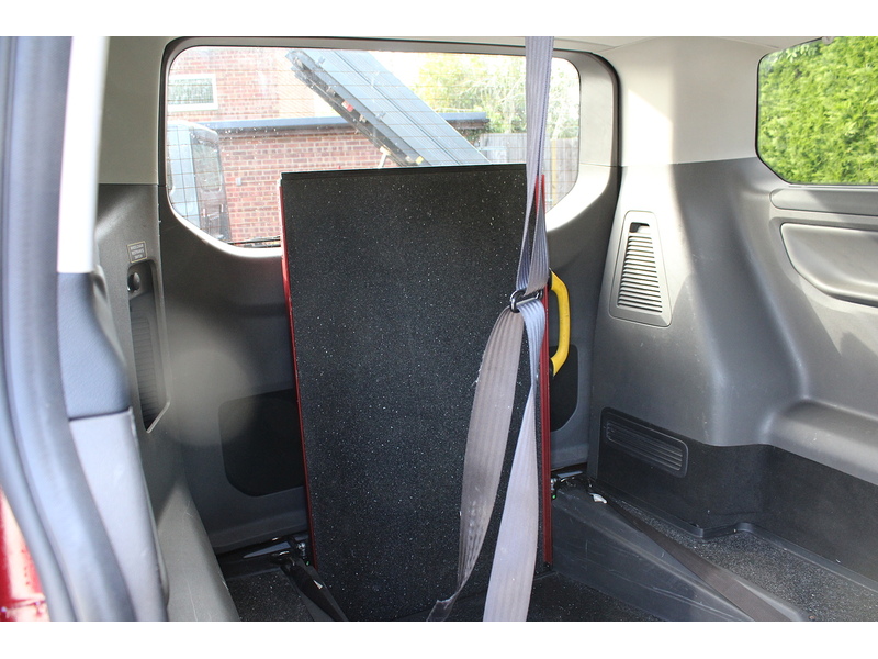 Ford Alled Independence RE - Low floor wheelchair car - Super looking in Red 2.0 5dr WAV Manual Diesel