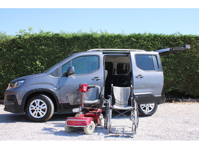 Peugeot Allied Horizon RE Wheelchair - Scooter access car - Super value for money 1.5 5dr wav Manual Diesel