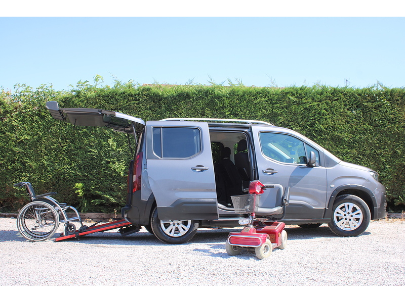Peugeot Allied Horizon RE Wheelchair - Scooter access car - Super value for money 1.5 5dr wav Manual Diesel