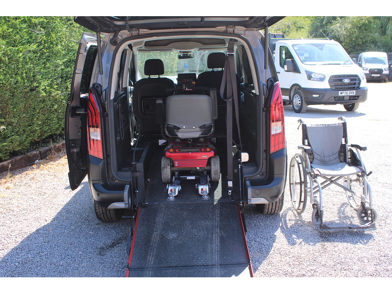 Peugeot Allied Horizon RE Wheelchair - Scooter access car - Super value for money 1.5 5dr wav Manual Diesel