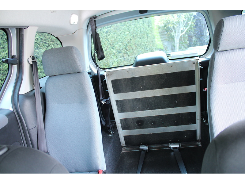 Peugeot Tepee 1.6 HDI Allied Horizon SE 4 seats plus one wheelchair 1.6 5dr WAV Manual Diesel