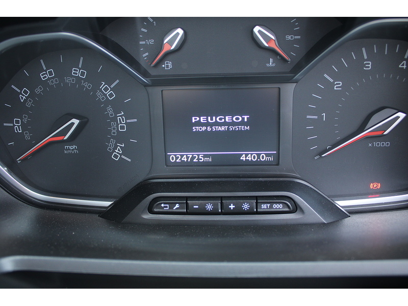 Peugeot XL PureTech Allure Automatic - Allied Horizon RE - Rare Lwb 4 seater plus one wheelchair or scooter 1.2 5dr WAV Automatic Petrol
