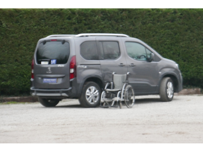 Peugeot Allure Allied Horizon RE 3 seats plus one wheelchair car - low miles - great condition 1.5 5dr WAV Manual Diesel