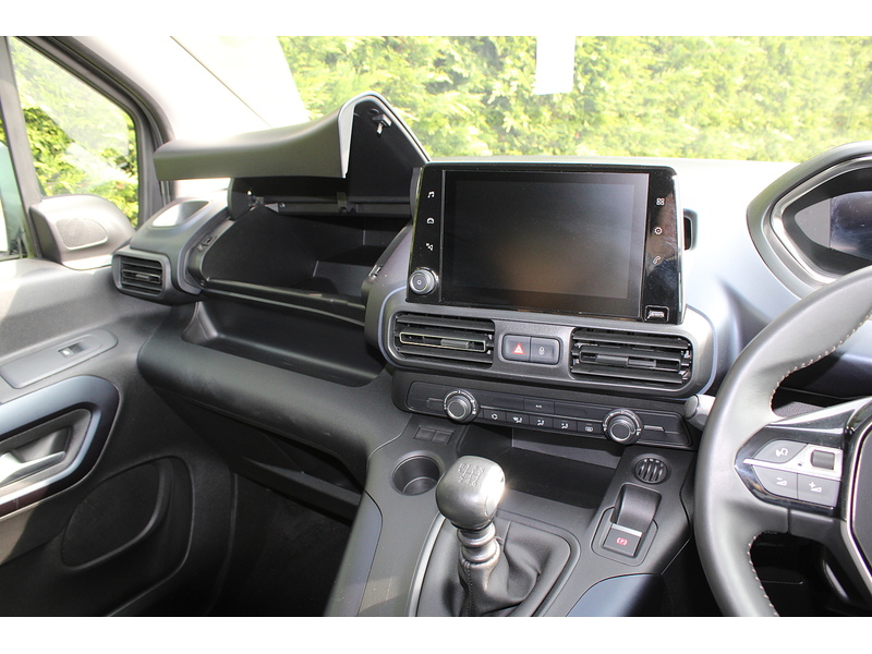 Peugeot Allure Allied Horizon RE 3 seats plus one wheelchair car - low miles - great condition 1.5 5dr WAV Manual Diesel