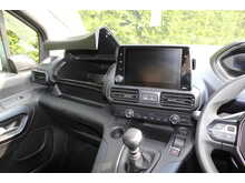 Peugeot Rifter Allure Allied Horizon RE 3 seats plus one wheelchair car - low miles - great condition