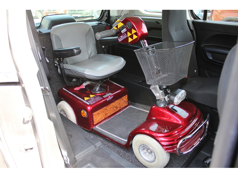 Peugeot Allure - Allied Horizon RE wheelchair car - 6 speed manual - rear park camera - low miles 1.5 5dr WAV Manual Diesel