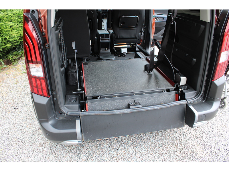 Peugeot Allure - Allied Horizon RE wheelchair car - 6 speed manual - rear park camera - low miles 1.5 5dr WAV Manual Diesel