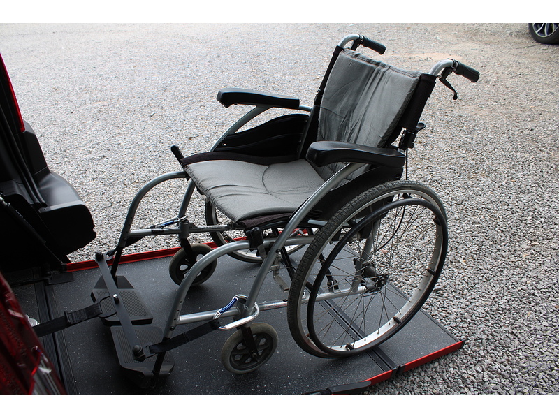 Peugeot Allure - Allied Horizon RE wheelchair car - 6 speed manual - rear park camera - low miles 1.5 5dr WAV Manual Diesel