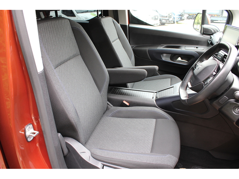 Peugeot Allure - Allied Horizon RE wheelchair car - 6 speed manual - rear park camera - low miles 1.5 5dr WAV Manual Diesel