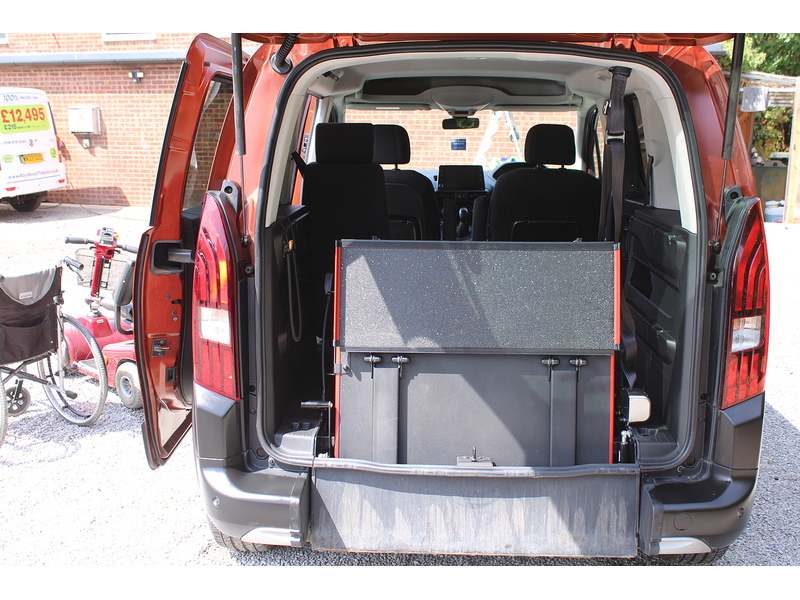 Peugeot Allure Allied Horizon RE Wheelchair access car - GREAT VALUE FOR MONEY 1.5 5dr wav Manual Diesel
