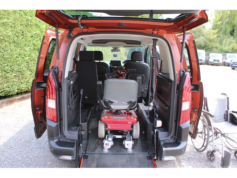 Peugeot Allure Allied Horizon RE Wheelchair access car - GREAT VALUE FOR MONEY 1.5 5dr wav Manual Diesel