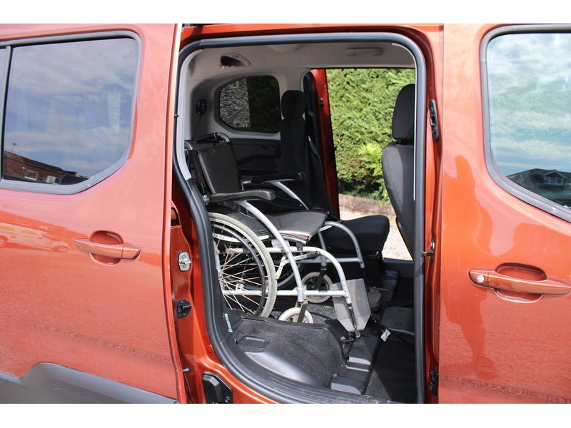 Peugeot Allure Allied Horizon RE Wheelchair access car - GREAT VALUE FOR MONEY 1.5 5dr wav Manual Diesel