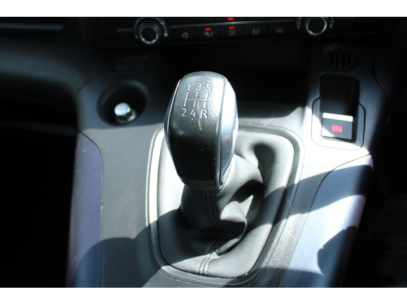 Peugeot Allure Allied Horizon RE Wheelchair access car - GREAT VALUE FOR MONEY 1.5 5dr wav Manual Diesel
