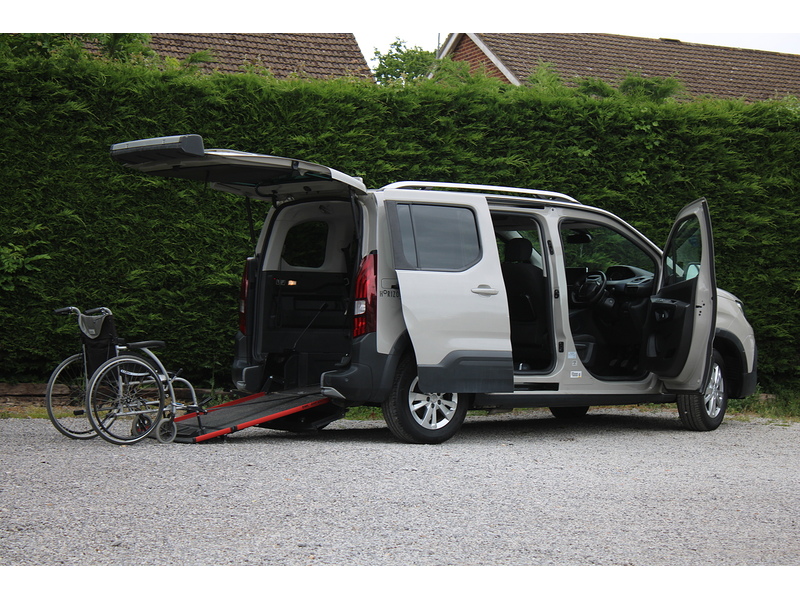 Peugeot Allure - Allied Horizon RE - Great looking wheelchair access car 1.5 5dr WAV Manual Diesel