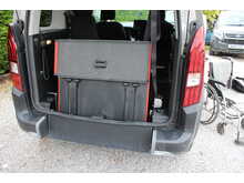 Peugeot Rifter Allure - Allied Horizon RE - Great looking wheelchair access car