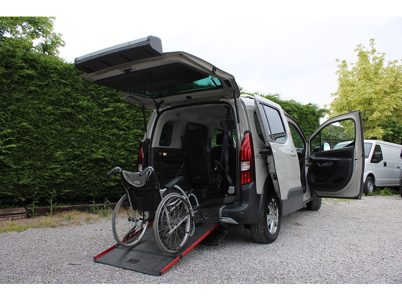 Peugeot Allure - Allied Horizon RE - Great looking wheelchair access car 1.5 5dr WAV Manual Diesel
