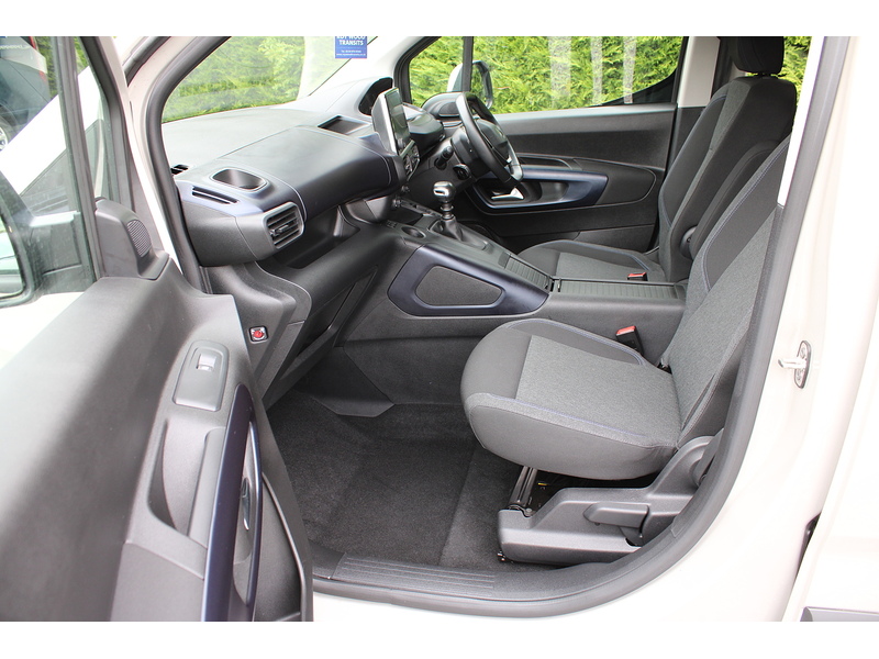 Peugeot Allure - Allied Horizon RE - Great looking wheelchair access car 1.5 5dr WAV Manual Diesel
