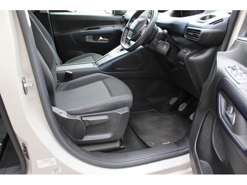 Peugeot Allure - Allied Horizon RE - Great looking wheelchair access car 1.5 5dr WAV Manual Diesel