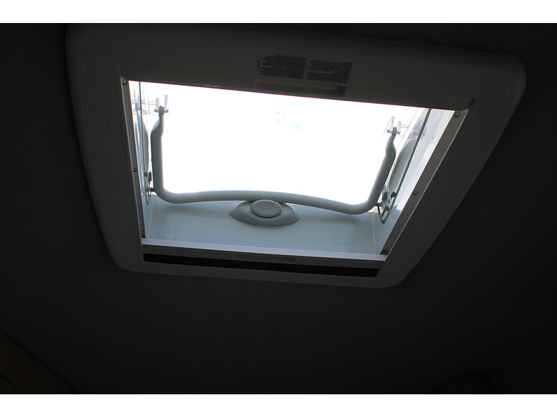 Westfalia Nugget Hi Top 4 berth Camper Van - STUNNING CONDITION THROUGHOUT - 28